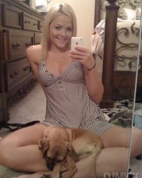 Красивые девушки делают селфи голых сисек 11 фото